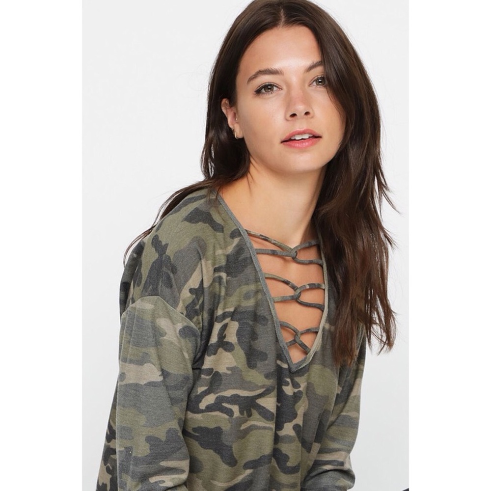 LAST ONE! Caged Neck Camouflage Top - Picture 6 of 7